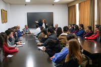 Estudiantes de Ciencias Ambientales plantean cuestiones de crisis a la ministra de Transición Ecológica en un encuentro universitario