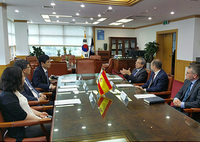 La UMA potencia sus relaciones con Corea del Sur tras la visita de una delegación al país asiático