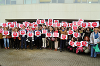 La Universidad de Málaga se concentra en Teatinos en apoyo a la huelga internacional de mujeres