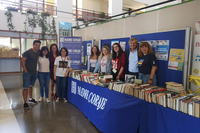 Éxito del mercadillo solidario de libros de la Oficina del Voluntariado y Madre Coraje