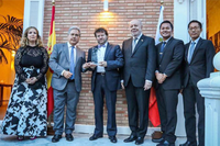 La Facultad de Derecho premiada por la embajada de Filipinas en España
