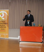 Conferencia en la Facultad del Excmo. Consejero de Turismo y Deporte de la Junta de Andalucía