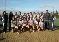 El equipo femenino de la UMA posa antes de disputar uno de los partidos de la fase final del CAU de rugby