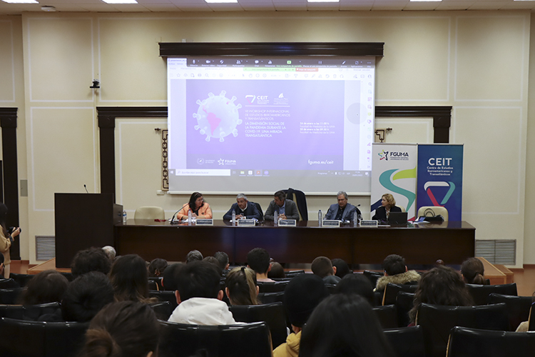 Autoridades durante la inauguración del VII Workshop Internacional de Estudios Iberoamericanos y Transatlánticos