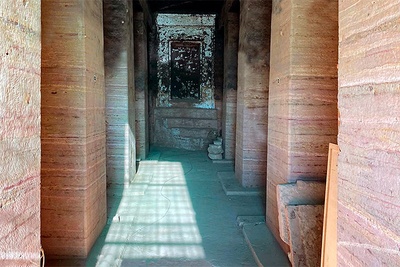 Imagen del interior de la tumba