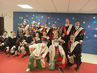 Tuna de Magisterio en el Materno Infantil