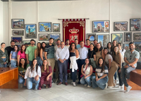 El alcalde de Álora y su equipo de gobierno reciben al alumnado del grado en GAP