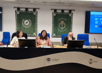 Conferencia en la Facultad de Cristina Miranda, alta funcionaria de la Comisión Europea