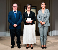 La catedrática Inmaculada García Fernández recoge el premio Nacional de Informática "José García  Santesmases"