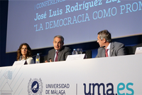 Rodríguez Zapatero imparte una conferencia en la UMA y apela al diálogo "para resolver conflictos"