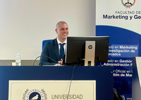 Nuevo Doctor, el profesor de la Facultad de Marketing y Gestión Luis Maldonado Canca