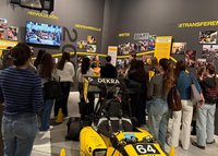 Estudiantes de la Facultad visitan la exposición "This is MART: Compitiendo por un sueño"