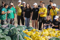El equipo de Fórmula Student de la UMA recoge 680 kilos de residuos en una acción de voluntariado 