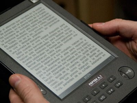 La biblioteca pone en marcha un nuevo servicio de consulta y préstamo de libros electrónicos