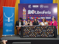 La revista TSN cuenta con un espacio en la feria del libro de Encarnación (Paraguay)