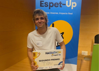 Alejandro Gil obtiene el segundo premio en el Hackathon Espet-Up con un proyecto de educación financiera gamificada