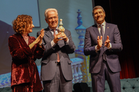 Emilio Alba, catedrático de Oncología, consigue el Premio Plaza de España por su trayectoria científica e investigadora
