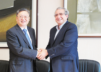 Los rectores de Málaga y Xinhua firman un convenio de colaboración e intercambio