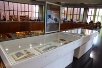 La Biblioteca General repasa el turismo del siglo XX con una exposición bibliográfica