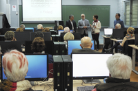 EL Aula de Mayores +55 inaugura un aula de informática con 35 ordenadores