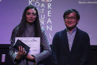 La alumna María Navas, ganadora del XI Concurso de Ensayo sobre Literatura Coreana