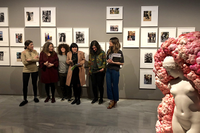 La obra de 18 artistas contemporáneas andaluzas se exhibe en '#TODAS', en el Rectorado