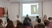 PRESENTACIÓN DE LOS RESULTADOS DEL PROYECTO DE   INNOVACIÓN EDUCATIVA SOBRE EL COLECTIVO LGTBIQ+ DESARROLLADO POR LA FACULTAD Y EL I.E.S. LOS MANANTIALES (TORREMOLINOS) 