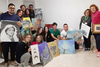 EXPOSICIÓN DE CUADROS REALIZADOS POR ALUMNOS DE LA FACULTAD A BENEFICIO DE CUDECA