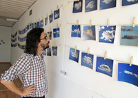 Seniors in Art History organize exhibition "5.000 poemas en el cielo" (5.000 poems in the sky)