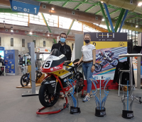Uma Racing Team presenta en el Foro Transfiere la motocicleta eléctrica ganadora de la carrera de la última edición de Motostudent