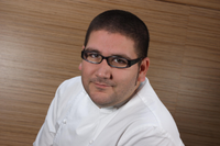El chef malagueño Dani García visita la Facultad de Turismo