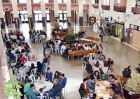 Más de un centenar de estudiantes participan en los debates de "Café con Ciencia"