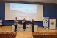 La Academia Malagueña de Ciencias entrega su Placa de Honor a la Facultad de Filosofía y Letras