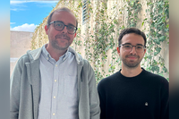 Los investigadores de la Facultad de Psicologia y Logopedia David Luque y Pablo Martínez, dos de los autores principales de este estudio