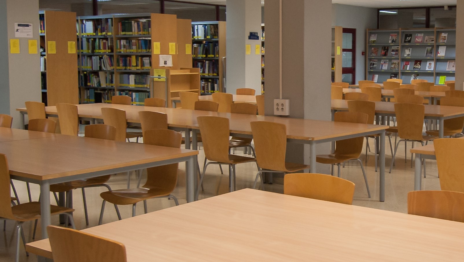 Foto de la sala de la biblioteca