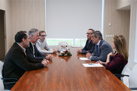 Un momento de la reunión previa a la firma del convenio