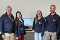 El catedratico de Fotónica Iñigo Molina junto a las investigadoras predoctorales Laura Pérez Sánchez y Ana Sánchez Ramírez y Jonas Leuermann de la empresa emergente Bioherent