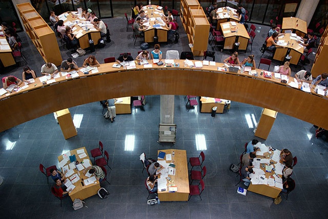 Foto de la sala de la biblioteca