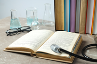 La finalidad de estas distinciones es reconocer los mejores trabajos científicos publicados por personal investigador de las universidades y centros de investigación andaluces en el periodo 2022-2024