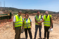 Miembros del equipo de investigadores de la UMA  y de Astarté-Estudios de Arqueología en su visita al afloramiento. De izquierda a derecha: Enrique Salvo, M. Carmen Lozano, David Gestoso y Jaime Pereñ