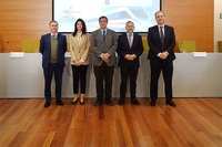 Autoridades posan en el Rectorado en la I Jornada 'Inteligencia artificial aplicada al sector logístico ferroportuario'