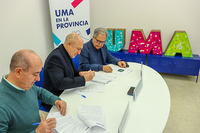 De izquierda a derecha, el alcalde, el director de la FGUMA y el catedrático García Galindo