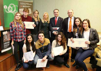 Entrega de diplomas de la séptima Olimpiada de Economía