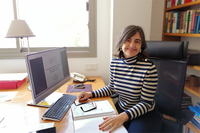 La investigadora María Rubio Misas en su despacho de la Facultad