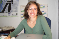 La investigadora Raquel Barco en su despacho de la Escuela de Telecomunicación de la UMA