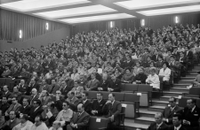 Acto académico en la Facultad de Ciencias Económicas (h. 1975) 