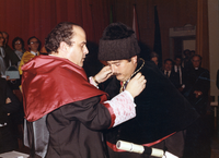 Investidura del nuevo rector Martín Delgado por parte del saliente, Pérez de la Cruz (1984)