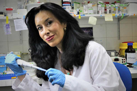 La investigadora Noela Rodríguez Losada, bióloga del Departamento de Didáctica de las Ciencias Experimentales de la UMA, que ha liderado este trabajo