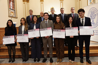 Los premiados, con las autoridades