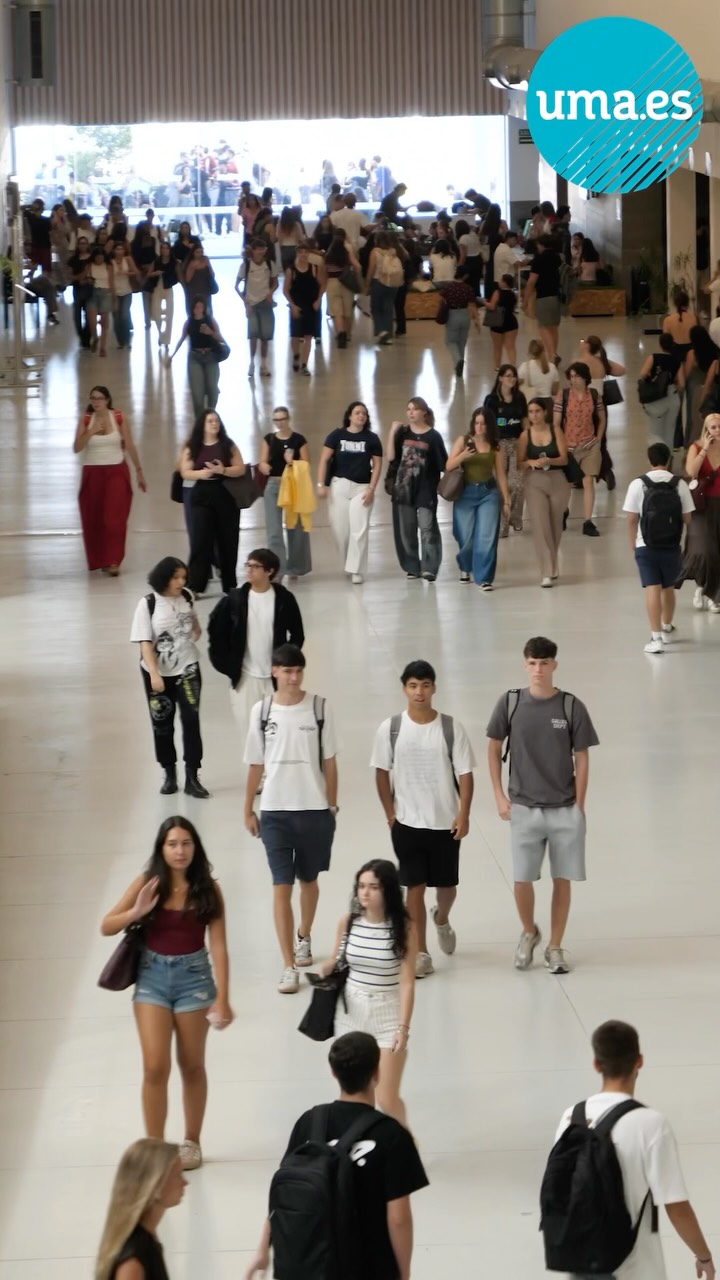 ¿Cómo van esos primeros días de clase? 🤩🎉 Estamos encantados de veros así de sonrientes por nuestros campus. 

Con la incorporación de los 🧑‍🏫 estudiantes de @comunifac, la docencia de #Grado ya está en marcha en todas nuestras facultades y escuelas. 👏 El rector @teolopezuma asistió este lunes a la jornada de bienvenida para el alumnado de este centro.

#UniversoUMA
